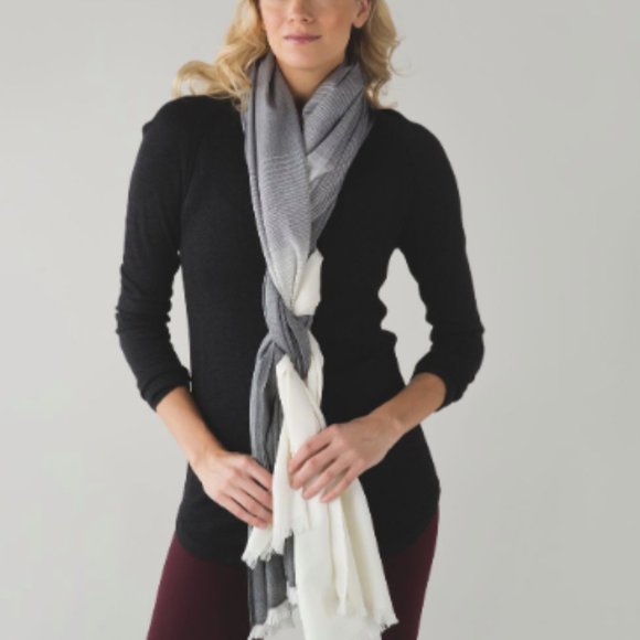Lululemon Love And Light Scarf - Picture 2 of 7